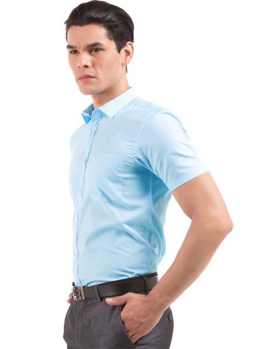 Men Regular Fit Solid Cut Away Collar Casual Shirt