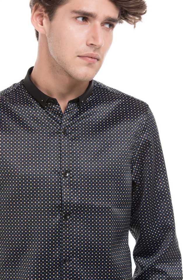 Men Slim Fit Printed Button Down Collar Casual Shirt