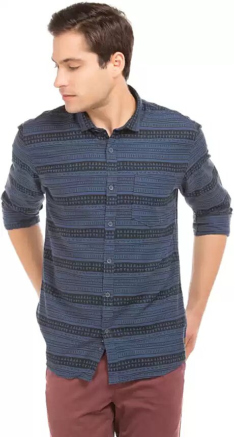 Men Regular Fit Printed Cut Away Collar Casual Shirt